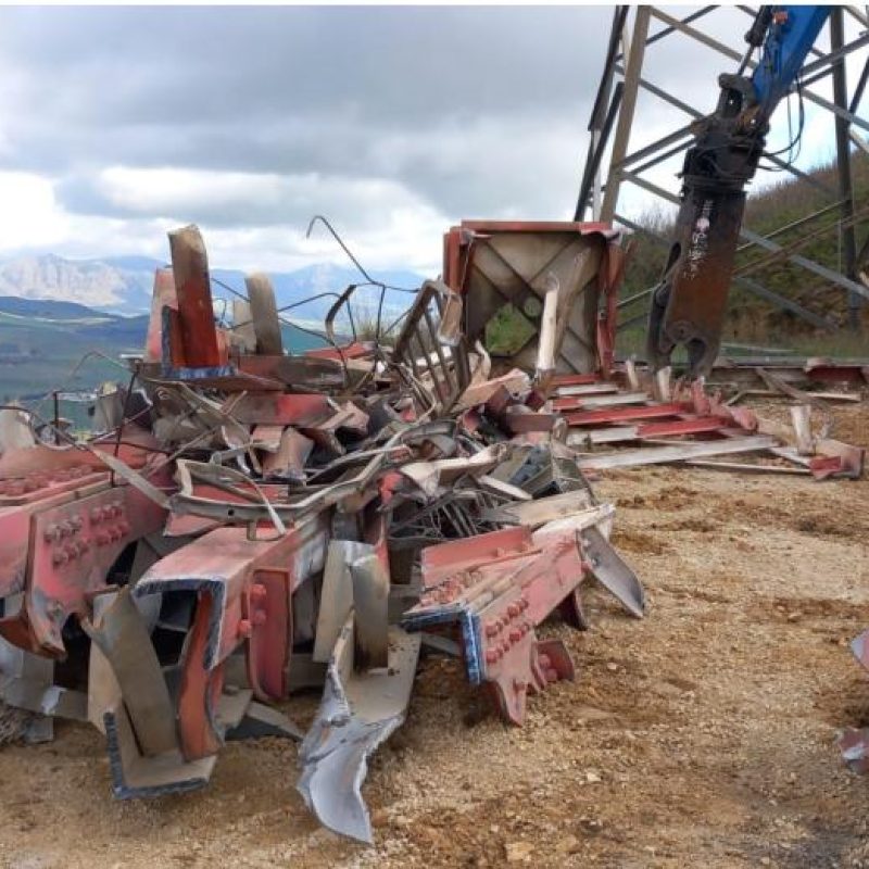 Riduzione volumetrica, carico e trasporto rottami ferrosi